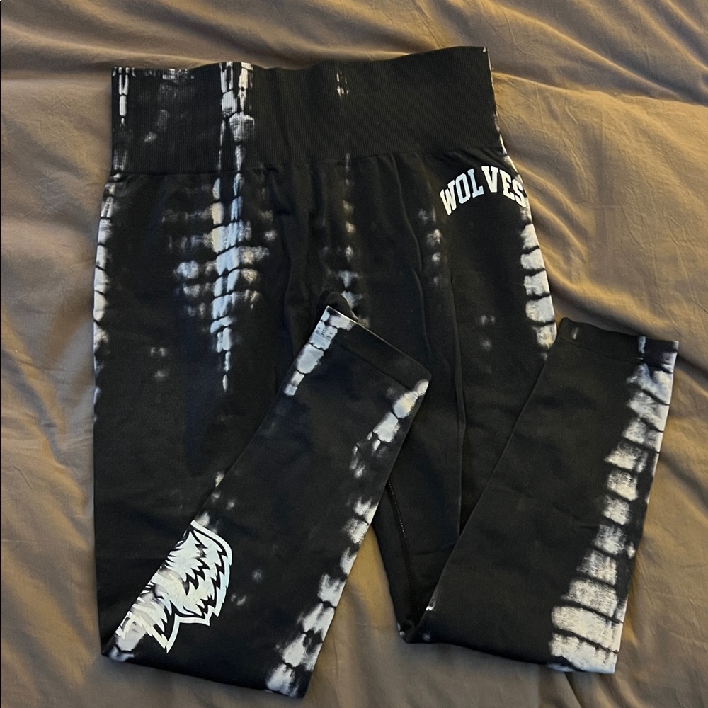 DARC SPORT 
Black and white legging